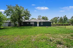 8433 Woodlyn Rd, Houston, TX 77028 - Photo 17