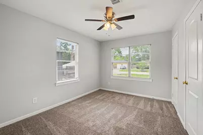 8433 Woodlyn Road, Houston, TX 77028 - Photo 11