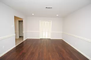 10659 Northbrook Dr, Houston, TX 77043 - Photo 7