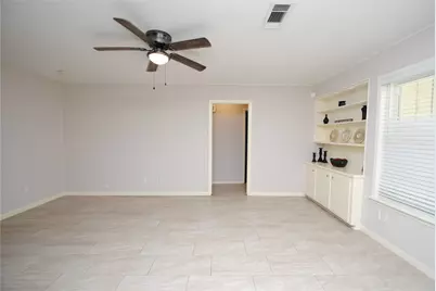 10659 Northbrook Drive, Houston, TX 77043 - Photo 11
