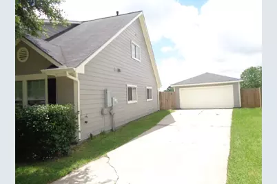 231 Silver Mist, Dickinson, TX 77539 - Photo 3