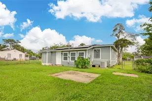 127 Huisache St, Lake Jackson, TX 77566 - Photo 27