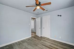 127 Huisache St, Lake Jackson, TX 77566 - Photo 23