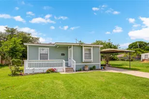 127 Huisache St, Lake Jackson, TX 77566 - Photo 3