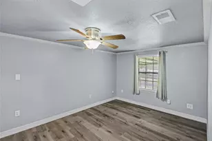 127 Huisache St, Lake Jackson, TX 77566 - Photo 15