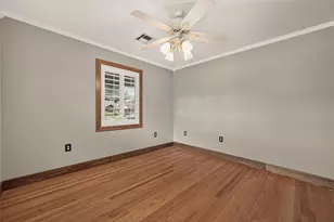 2210 Lazybrook Dr, Houston, TX 77008 - Photo 13