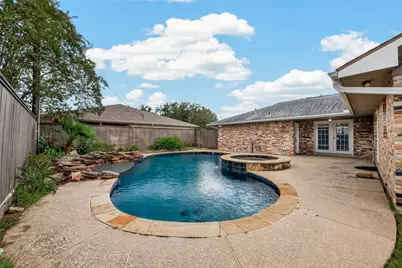 2210 Lazybrook Drive, Houston, TX 77008 - Photo 23