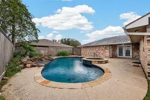 2210 Lazybrook Dr, Houston, TX 77008 - Photo 23