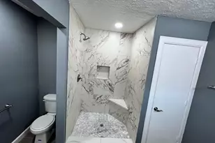 3802 Mountain Rose Ln, Houston, TX 77043 - Photo 9