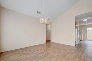 2102 Creekshire Dr, Sugar Land, TX 77478 - Photo 9