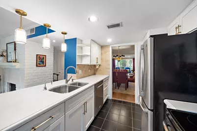 8944 Chatsworth Drive, Houston, TX 77024 - Photo 9