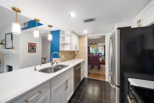 8944 Chatsworth Dr, Houston, TX 77024 - Photo 9