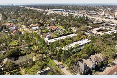 8944 Chatsworth Drive, Houston, TX 77024 - Photo 49