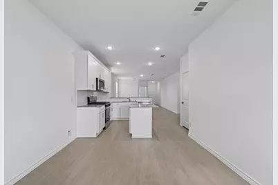 1002 S Oakhurst Drive, Dayton, TX 77535 - Photo 7