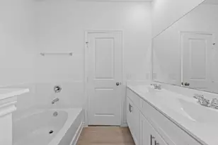 1002 S Oakhurst Dr, Dayton, TX 77535 - Photo 19