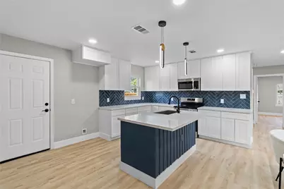 820 18th Avenue N, Texas City, TX 77590 - Photo 13