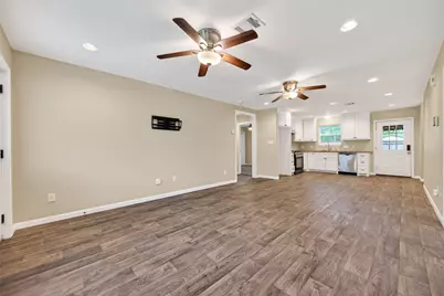 1708 and 1702 Sycamore Avenue, Bay City, TX 77414 - Photo 9