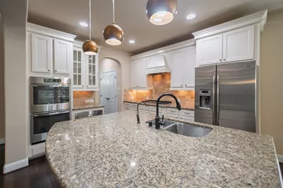 31 Whispering Thicket Place, The Woodlands, TX 77375 - Photo 11