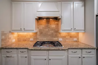 31 Whispering Thicket Place, The Woodlands, TX 77375 - Photo 15