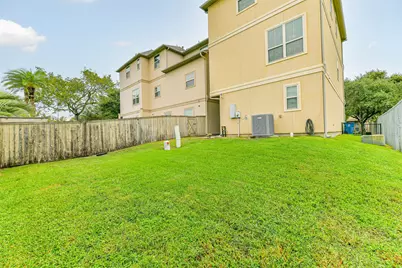 18721 Egret Oaks Lane, Webster, TX 77058 - Photo 33