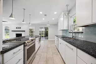 9407 Meadowbriar Ln, Houston, TX 77063 - Photo 13