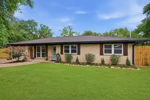 504 County Rd 825, West Columbia, TX 77486 - Photo 1