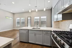 614 Thornton Rd, Houston, TX 77018 - Photo 9