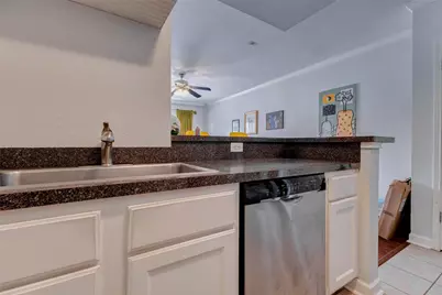 4515 Briar Hollow Place #215, Houston, TX 77027 - Photo 11