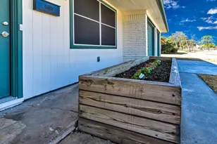 5619 Effingham Dr, Houston, TX 77035 - Photo 5