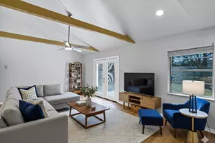 5619 Effingham Dr, Houston, TX 77035 - Photo 7