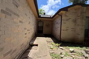 3930 Millrock Cir, Sugar Land, TX 77479 - Photo 15