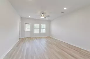 127 W Canopy Xing Cir, Conroe, TX 77301 - Photo 15