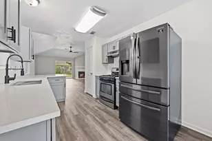 19506 Elmtree Estates Dr, Katy, TX 77449 - Photo 7