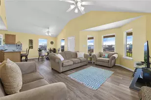 4023 Grayson Dr, Galveston, TX 77554 - Photo 9