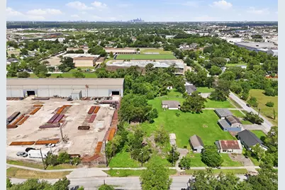 1420 Miles Street, Houston, TX 77015 - Photo 1