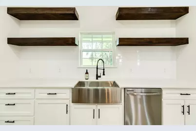 2138 Twin Lakes Boulevard, West Columbia, TX 77486 - Photo 13