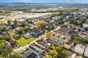 1315 W 22nd St, Houston, TX 77008 - Photo 31