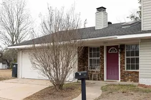 1104 Moss Ln, Cuero, TX 77954 - Photo 1