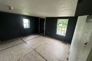 801 Clark St, Fairfield, TX 75840 - Photo 3