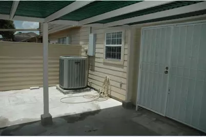 10325 Huntington Place Drive #325, Houston, TX 77099 - Photo 11