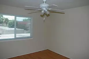 10325 Huntington Pl Dr, Houston, TX 77099 - Photo 9