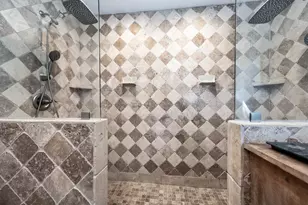 325 Ling St, Bayou Vista, TX 77563 - Photo 11