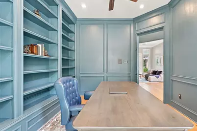 22 Hillside View Place, The Woodlands, TX 77381 - Photo 9