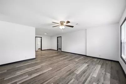 9723 Oldcrest Drive, Stafford, TX 77477 - Photo 7