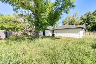 5906 Hilary St, Houston, TX 77026 - Photo 17