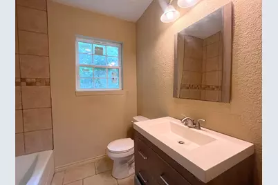 2000 Avenue M, Bay City, TX 77414 - Photo 5