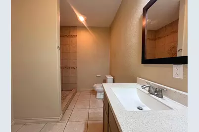 2000 Avenue M, Bay City, TX 77414 - Photo 9