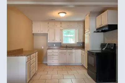 2000 Avenue M, Bay City, TX 77414 - Photo 3