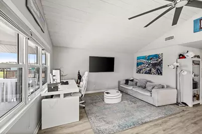 4306 Spanish Main, Jamaica Beach, TX 77554 - Photo 9