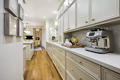 19 E Briar Hollow Lane, Houston, TX 77027 - Photo 11